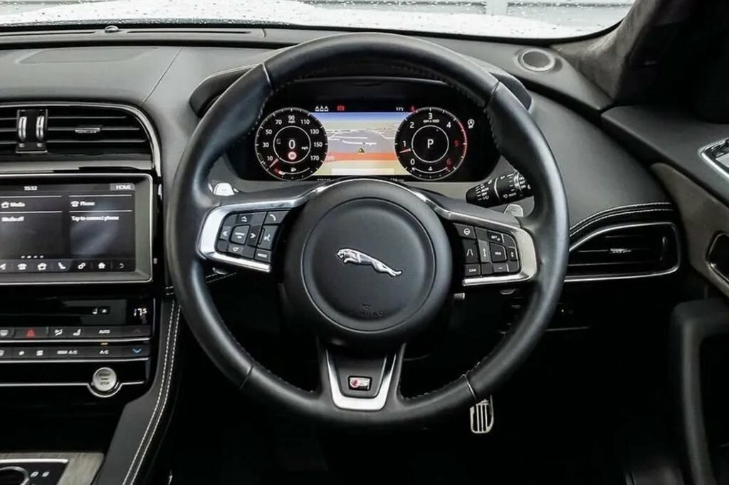 Jaguar F-Pace 3L S White #6