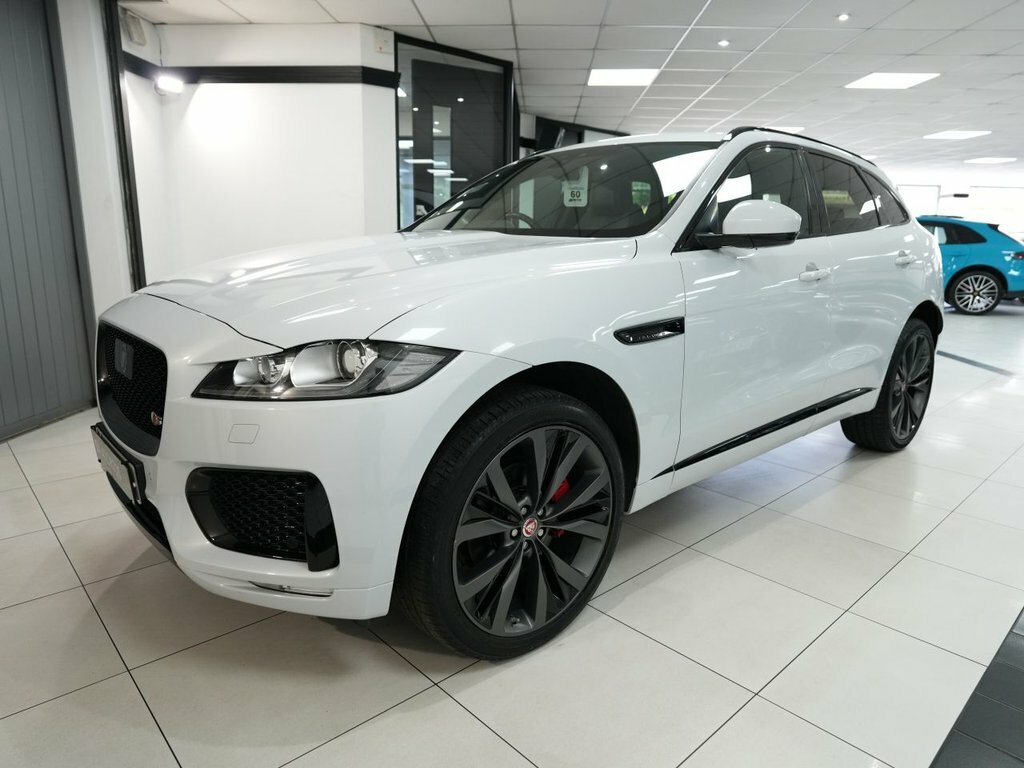 Jaguar F-Pace 3L S White #5