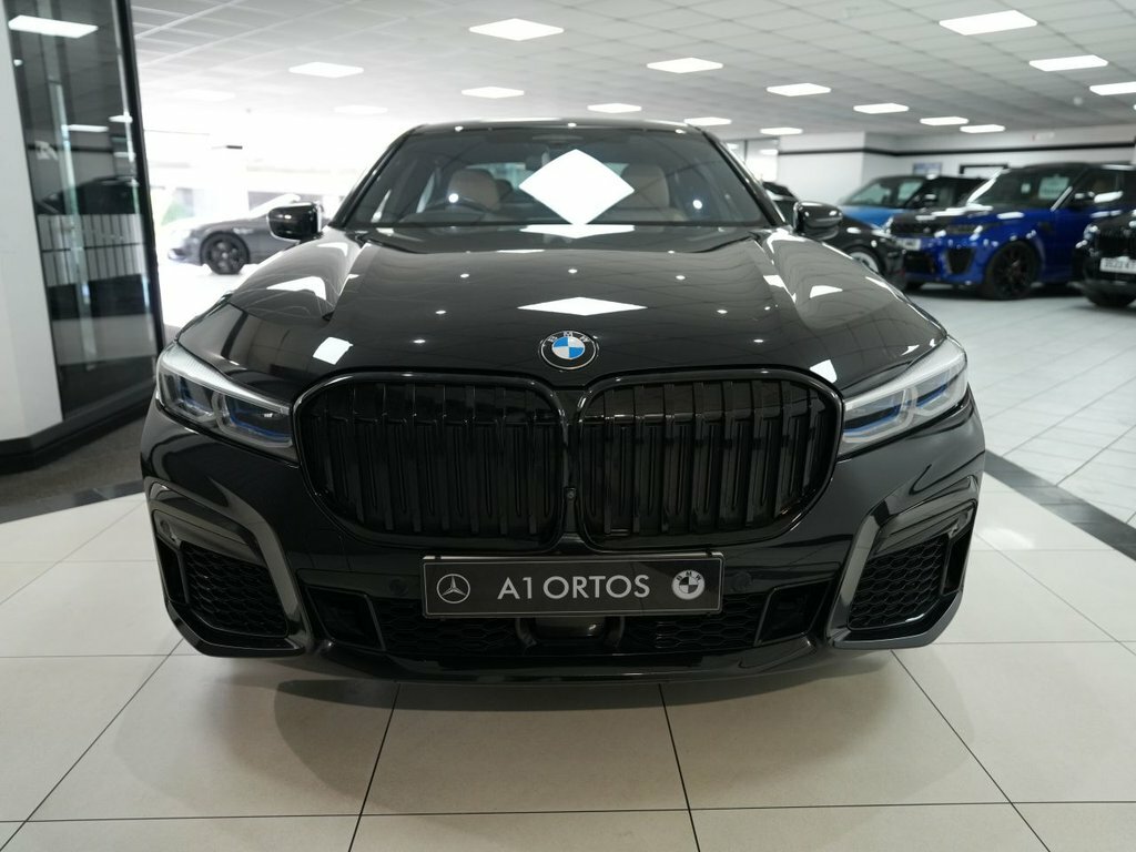 BMW 7 Series 3L M Sport Black #2