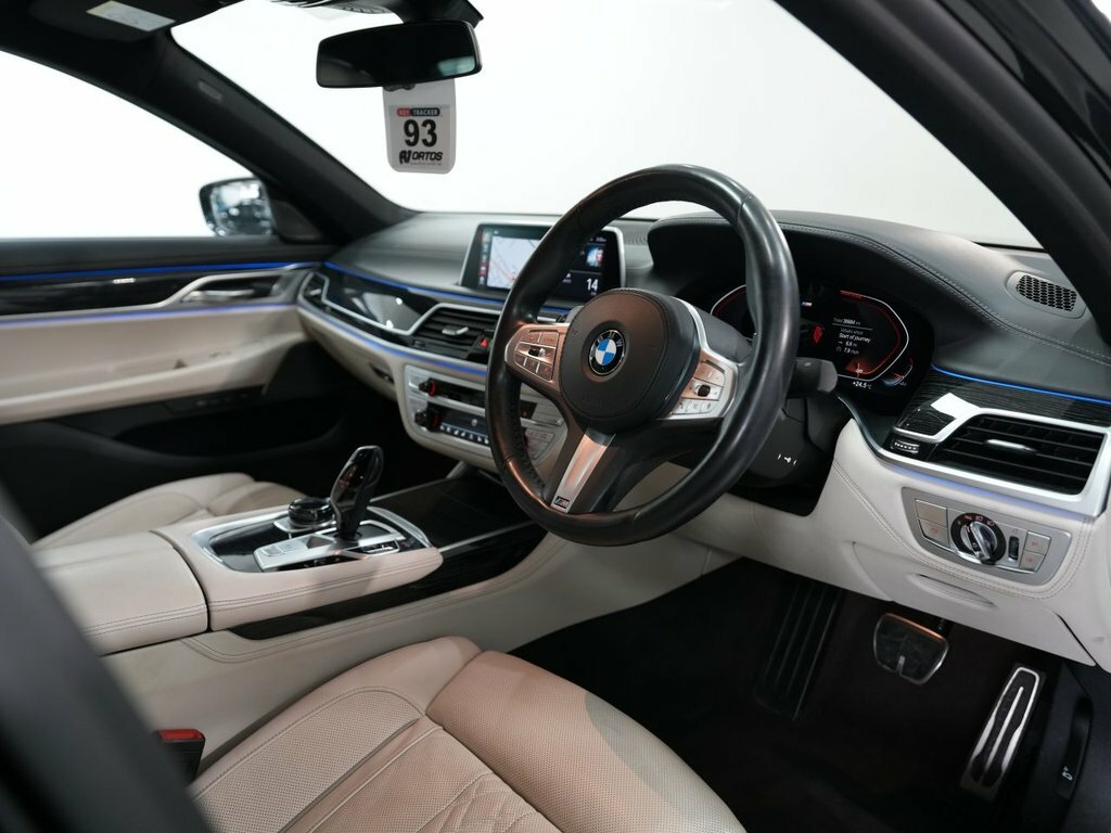 BMW 7 Series 3L M Sport Black #3