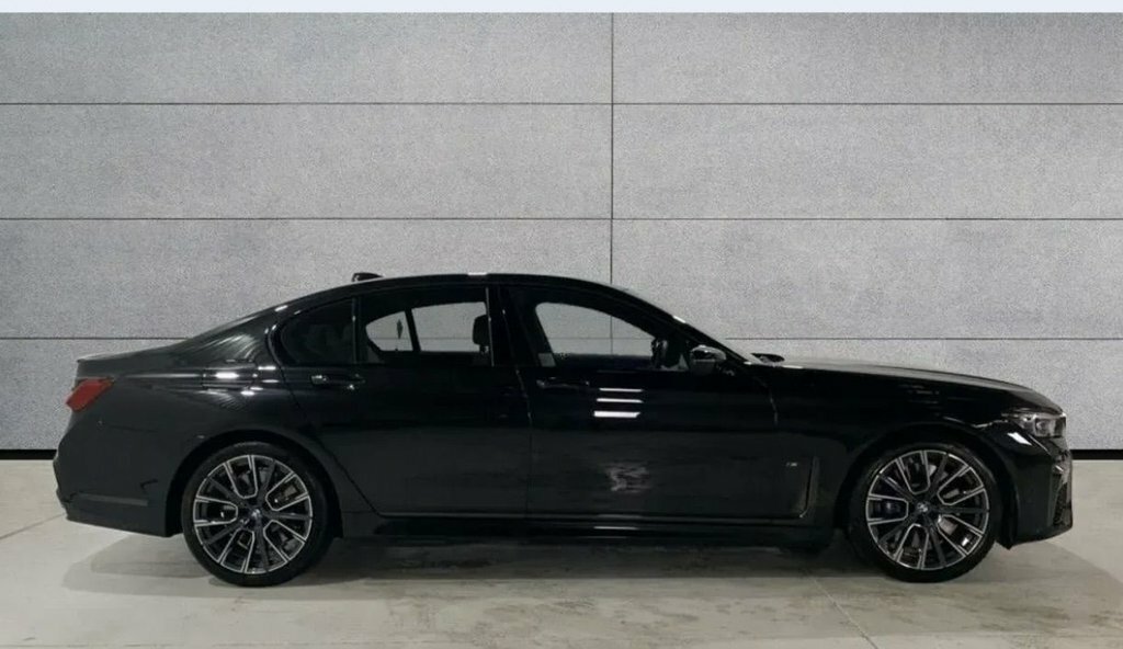 BMW 7 Series 3L M Sport Black #3