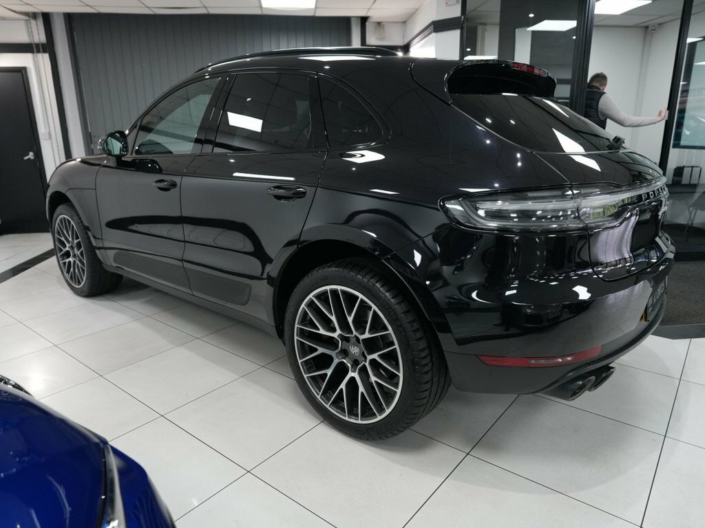 Porsche Macan Macan S Black #6