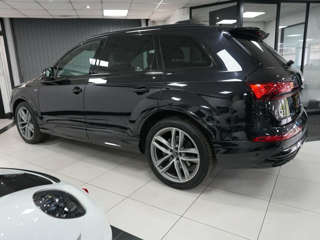 Audi Q7 3L S Line Black #6