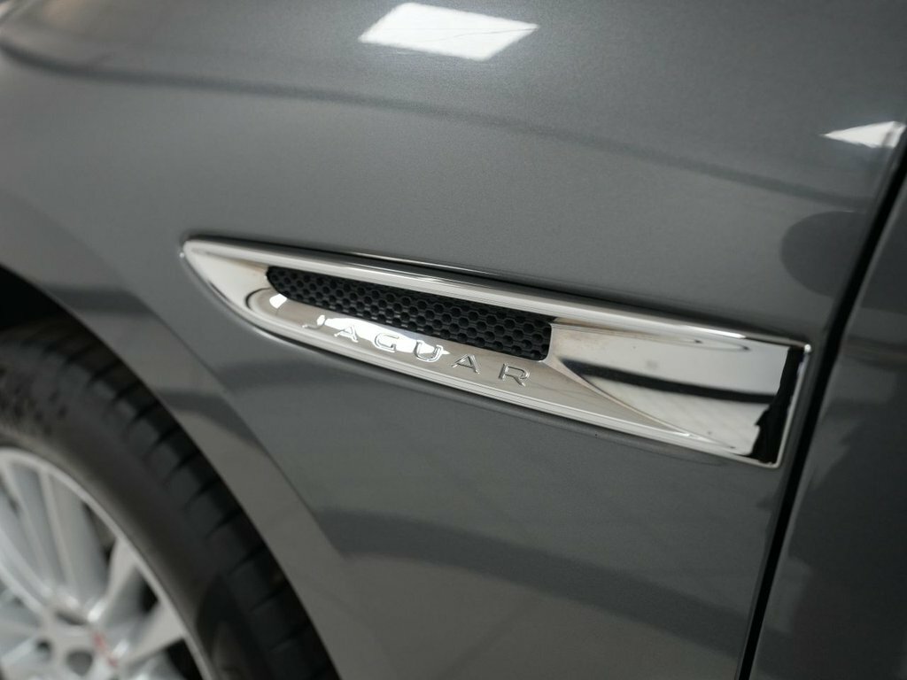 Jaguar F-Pace 2L Portfolio Grey #6