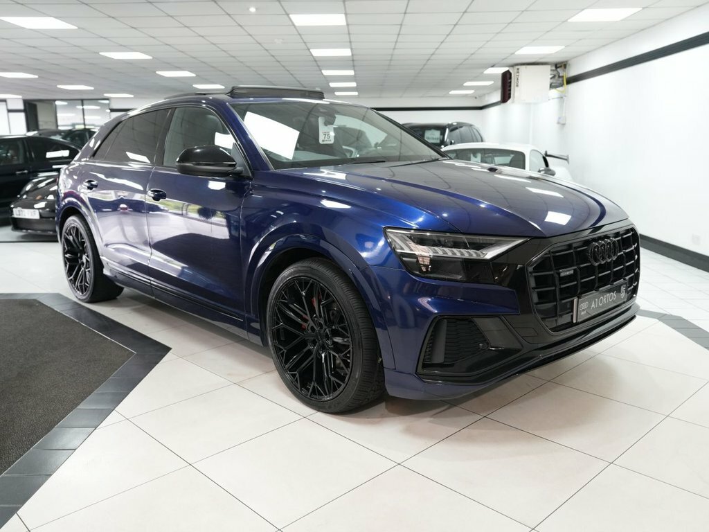 Audi Q8 3L S Line Blue