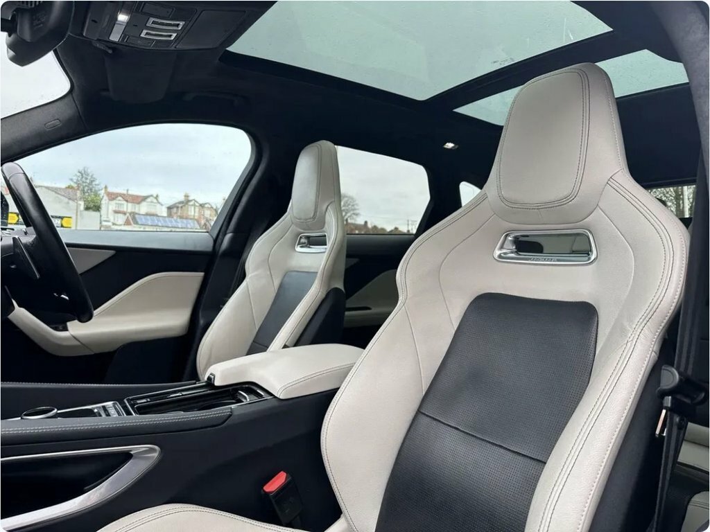 Jaguar F-Pace 3L S Black #3