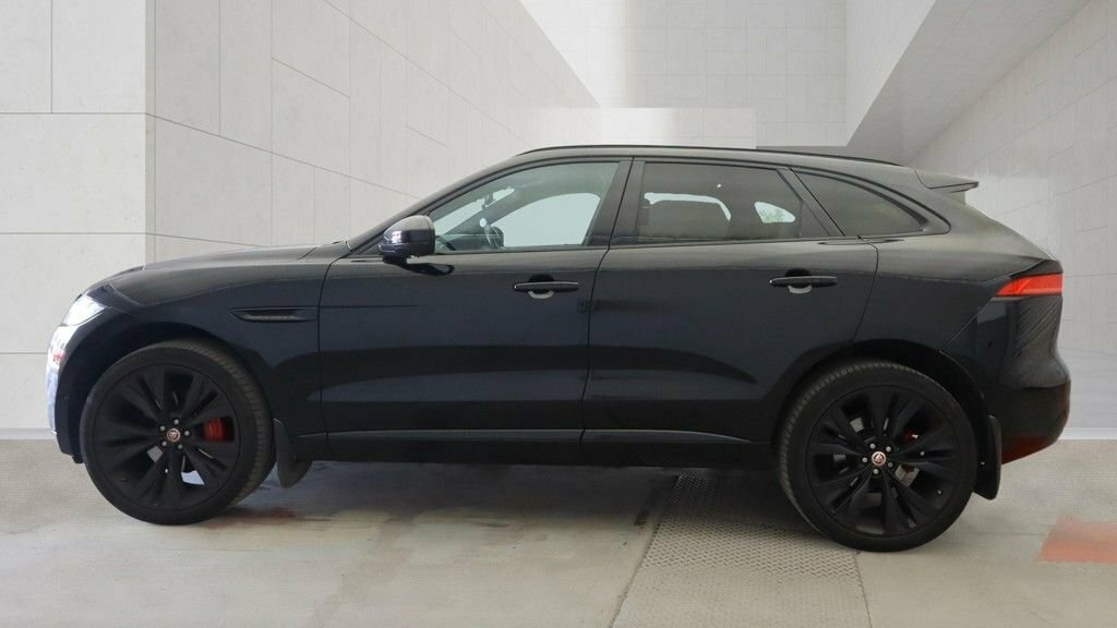 Jaguar F-Pace 3L S Black #6