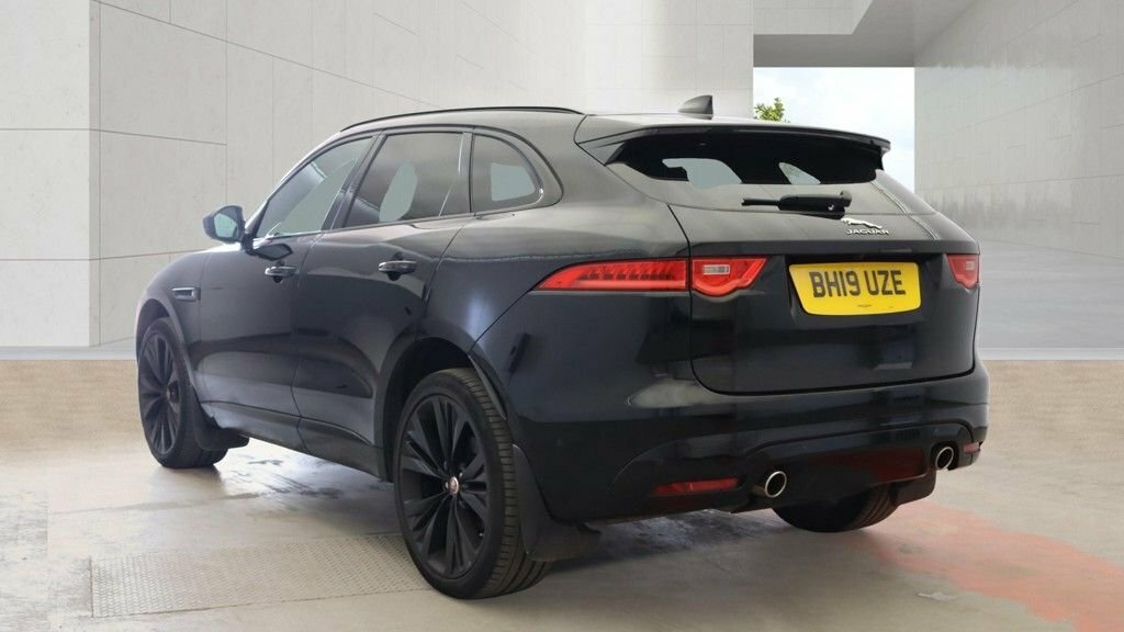 Jaguar F-Pace 3L S Black #4