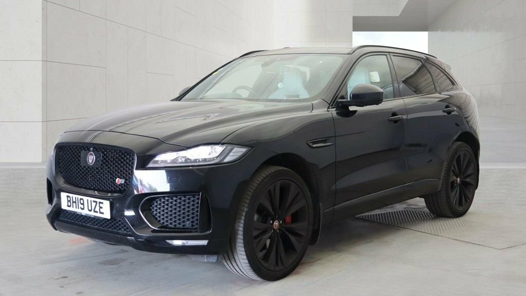 Jaguar F-Pace 3L S Black #2