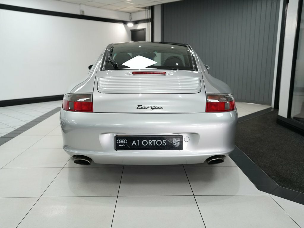 Porsche 911 911 Carrera 2 Silver #7