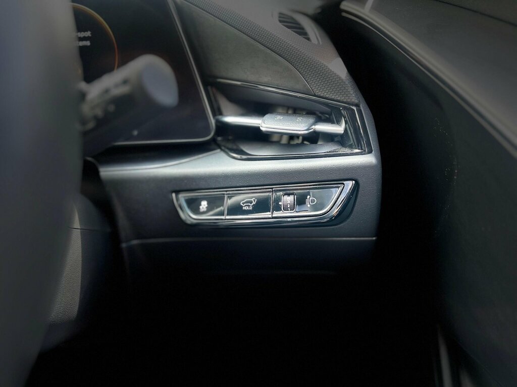 Kia e-Niro Kia Niro 64.8Kwh 4 Suv 201 Bhp Grey #35