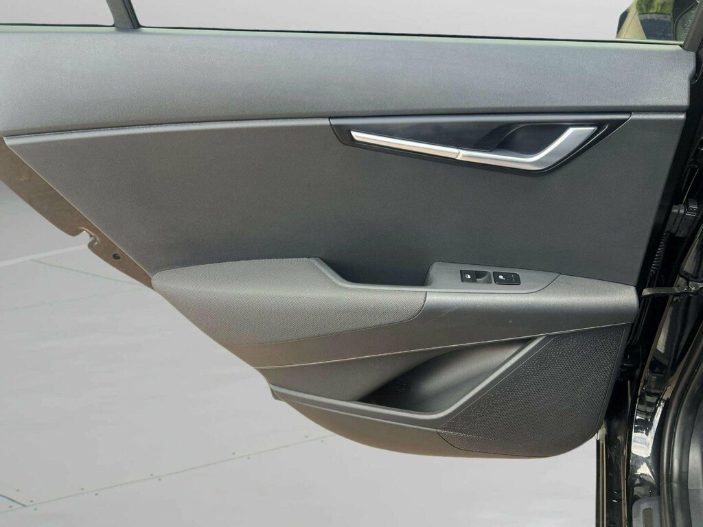 Kia e-Niro Kia Niro 64.8Kwh 4 Suv 201 Bhp Grey #19
