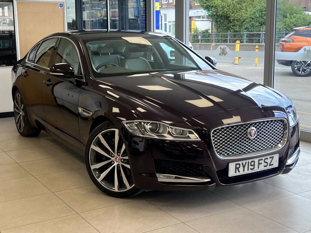 Jaguar XF Saloon 2.0 I Portfolio 201919 Red