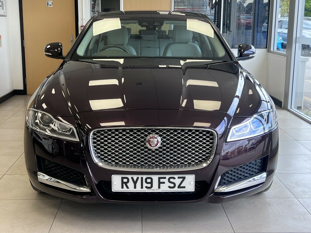 Jaguar XF Saloon 2.0 I Portfolio 201919 Red #2