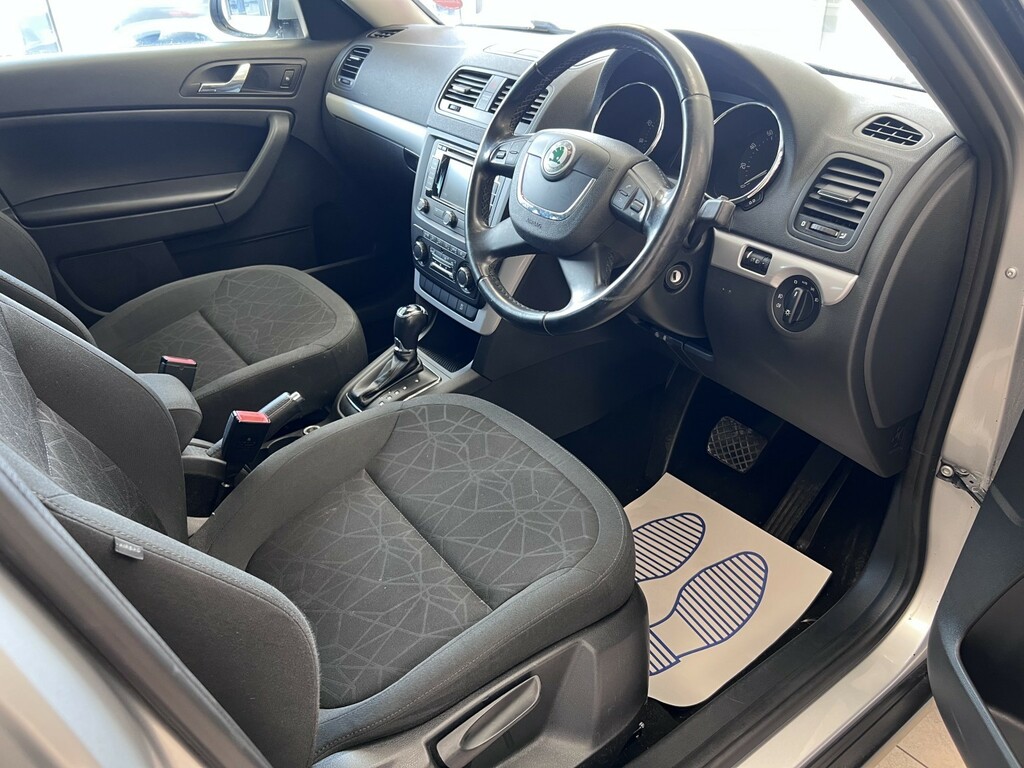 Skoda Yeti 1.2 Tsi Se Plus Silver #4