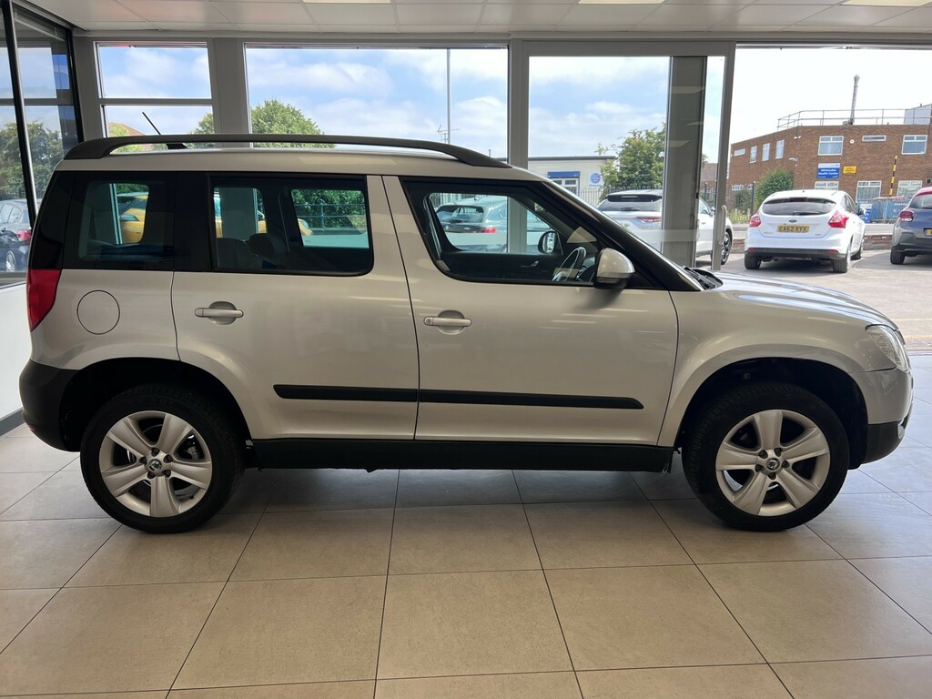 Skoda Yeti 1.2 Tsi Se Plus Silver #3