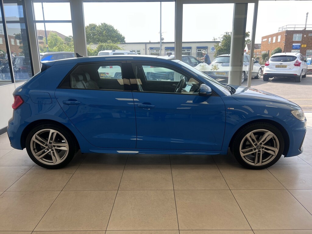 Audi A1 1.5 Tfsi 35 S Line Blue #3