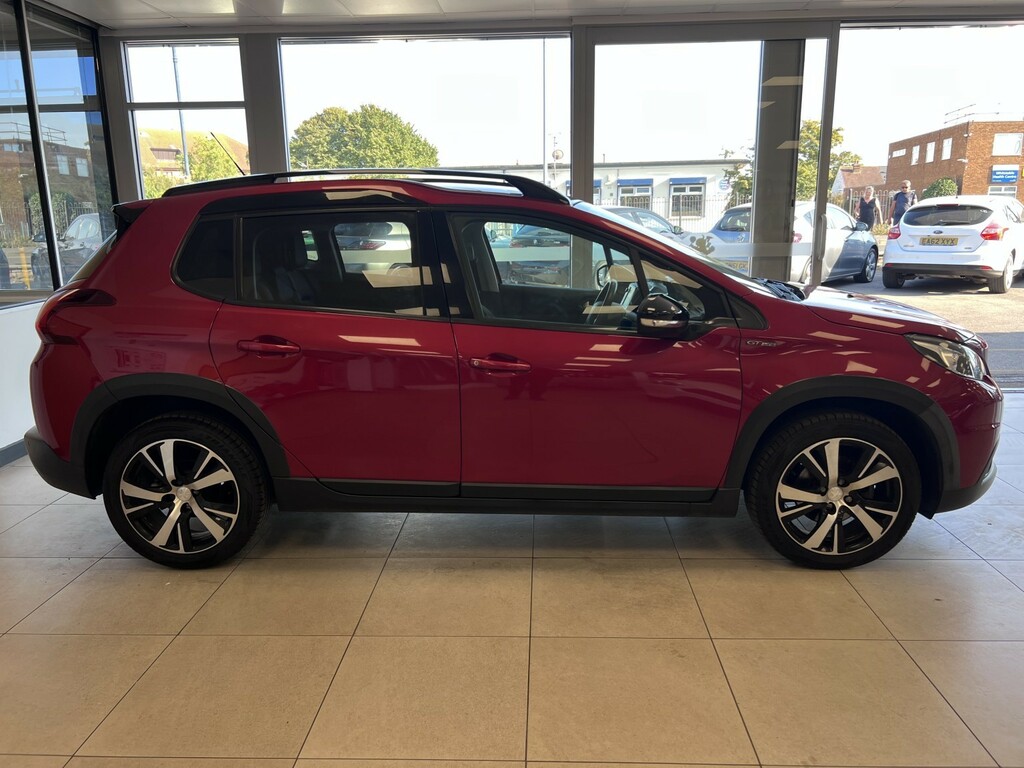 Peugeot 2008 1.2 Puretech Gt Line Red #3