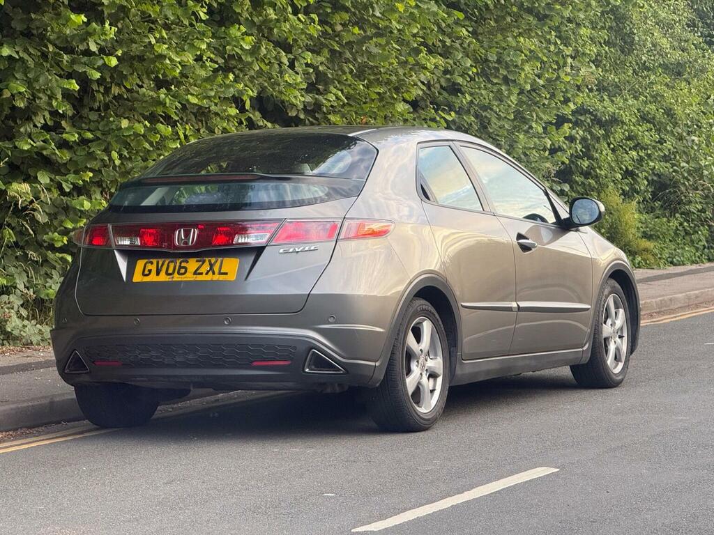 Honda Civic Hatchback 1.8 I-vtec Es I-shift 200606 Grey #4