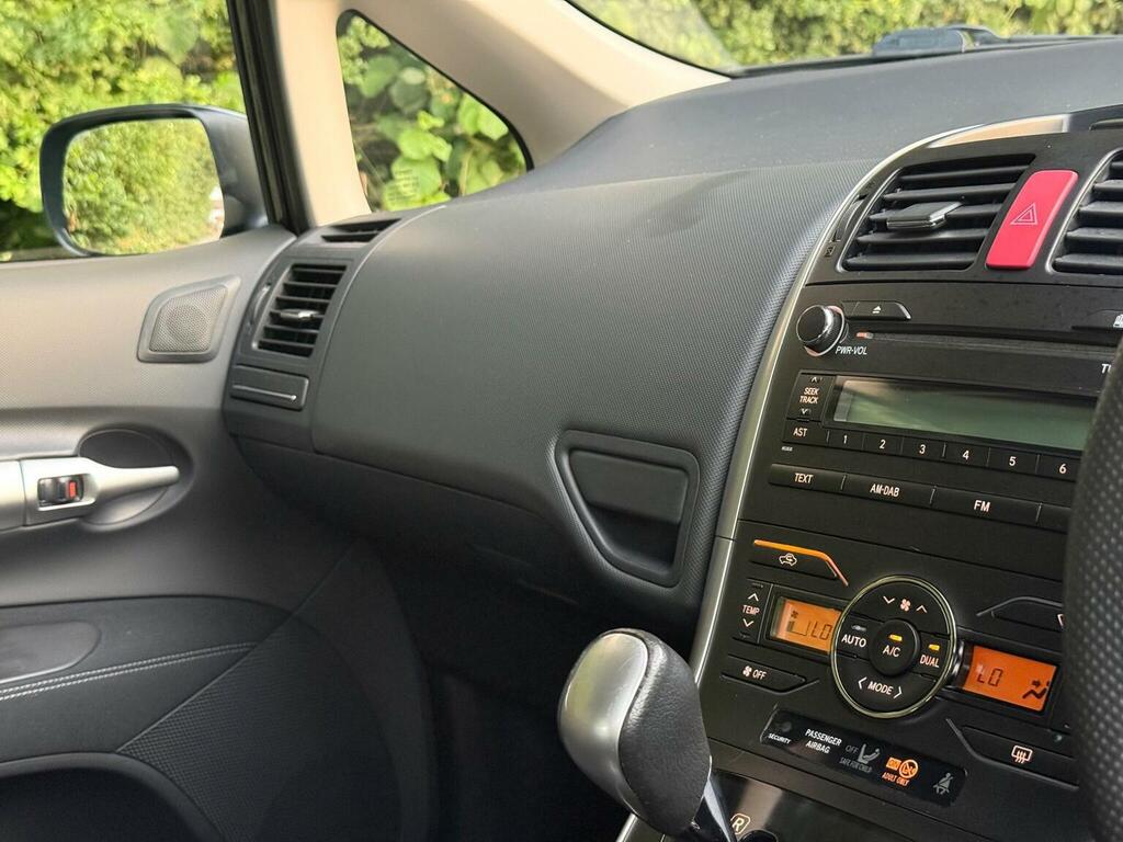 Toyota Auris 1.8 Vvt-h T Spirit Cvt Euro 5 S S Black #11