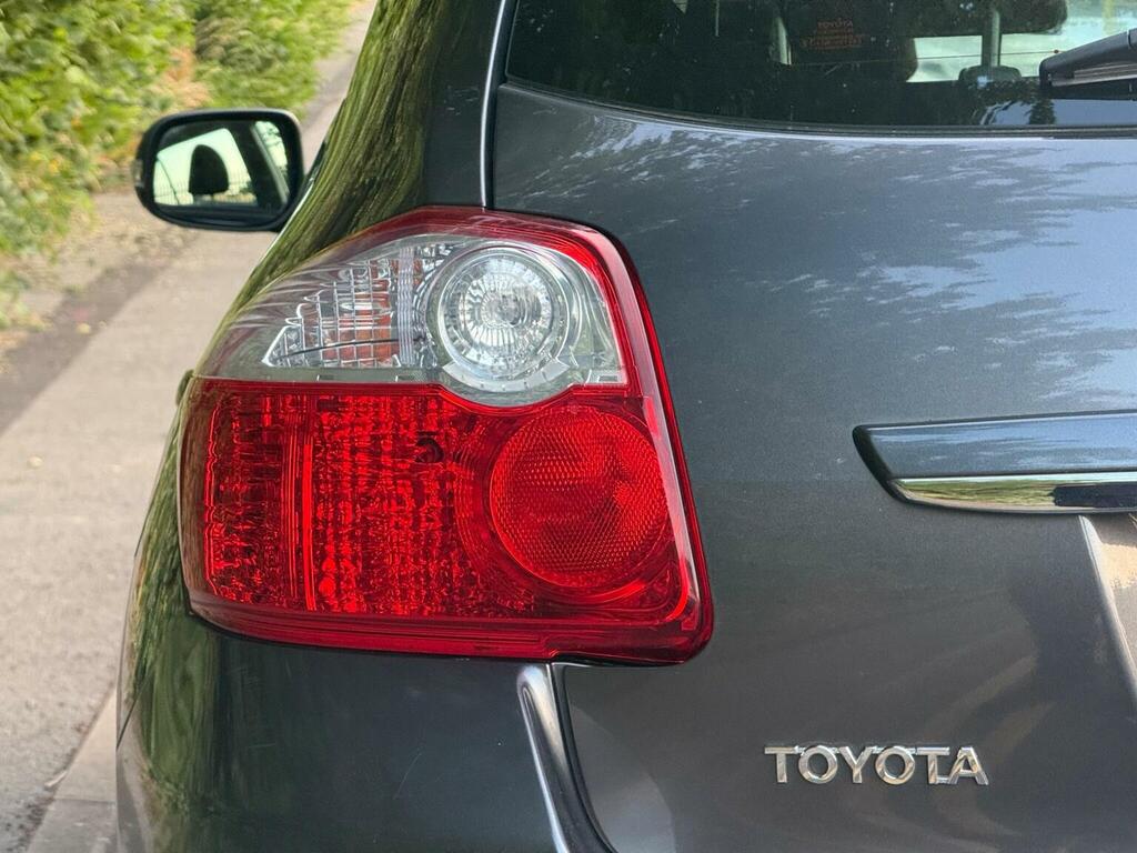 Toyota Auris 1.8 Vvt-h T Spirit Cvt Euro 5 S S Black #23