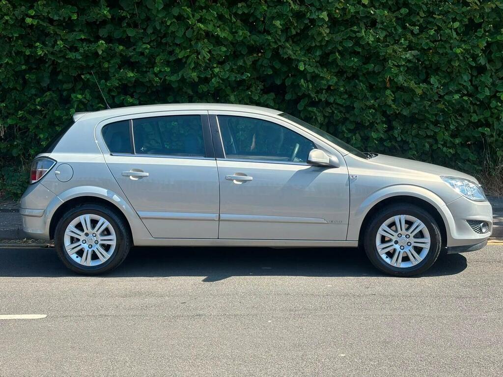 Vauxhall Astra Hatchback 1.8I 16V Elite 200858 Silver #3