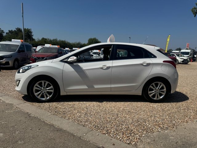 Hyundai I30 Crdi Blue Drive Style White #4