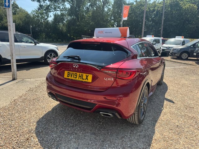 Infiniti Q30 2.0 Sport City Black 208 Bhp Black #14