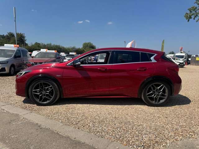 Infiniti Q30 Sport Dct Euro 6 Red #4