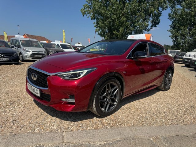 Infiniti Q30 Sport Dct Euro 6 Red #2