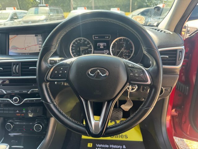 Infiniti Q30 2.0 Sport City Black 208 Bhp Black #19