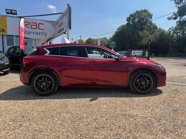 Infiniti Q30 Sport Dct Euro 6 Red #6