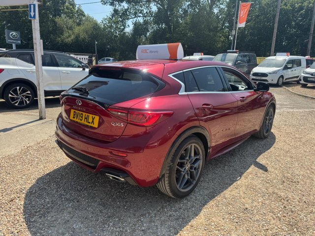 Infiniti Q30 2.0 Sport City Black 208 Bhp Black #12