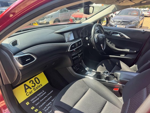 Infiniti Q30 2.0 Sport City Black 208 Bhp Black #32
