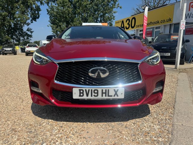 Infiniti Q30 Sport Dct Euro 6 Red #3