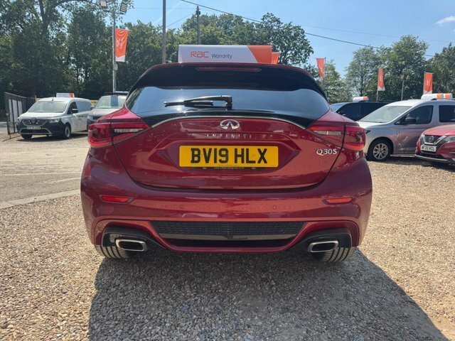 Infiniti Q30 2.0 Sport City Black 208 Bhp Black #11