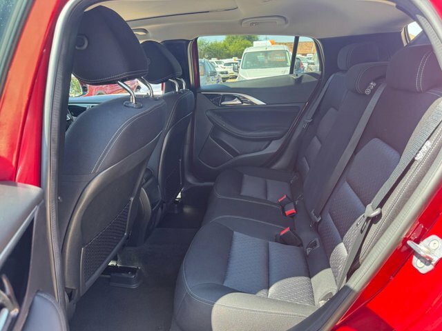 Infiniti Q30 2.0 Sport City Black 208 Bhp Black #29