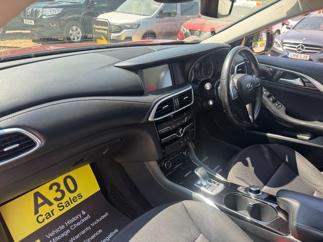 Infiniti Q30 2.0 Sport City Black 208 Bhp Black #31