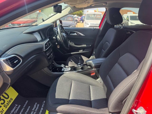 Infiniti Q30 2.0 Sport City Black 208 Bhp Black #28