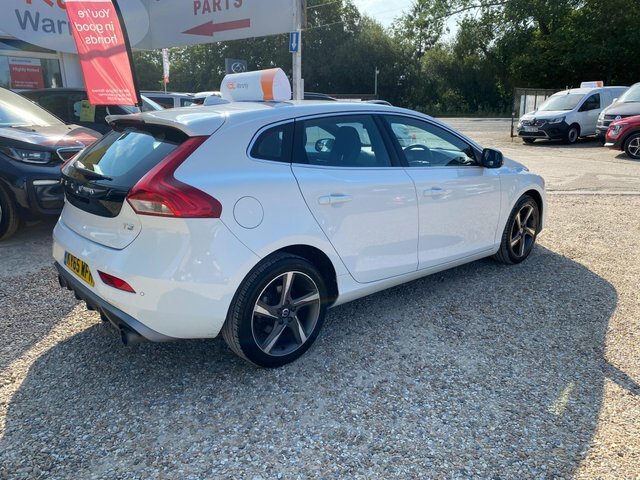 Volvo V40 T3 R-design Nav Euro White #6