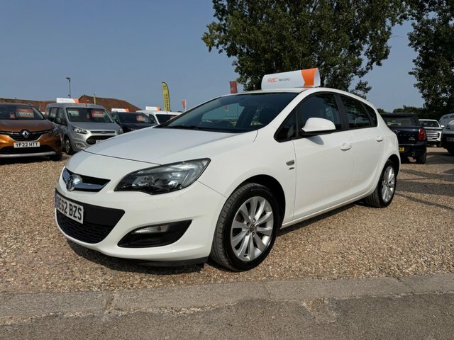 Vauxhall Astra 16V Active Euro 5 White #2