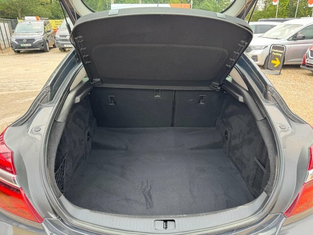 Vauxhall Insignia 2.0 Design Cdti 128 Bhp White #25