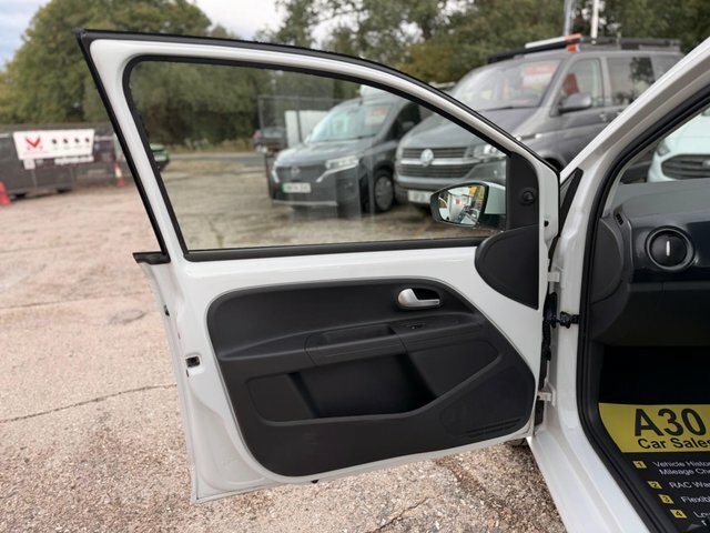 Volkswagen Up Mark 1 Facelift 2 2020 1.0 R-line Ss White #31