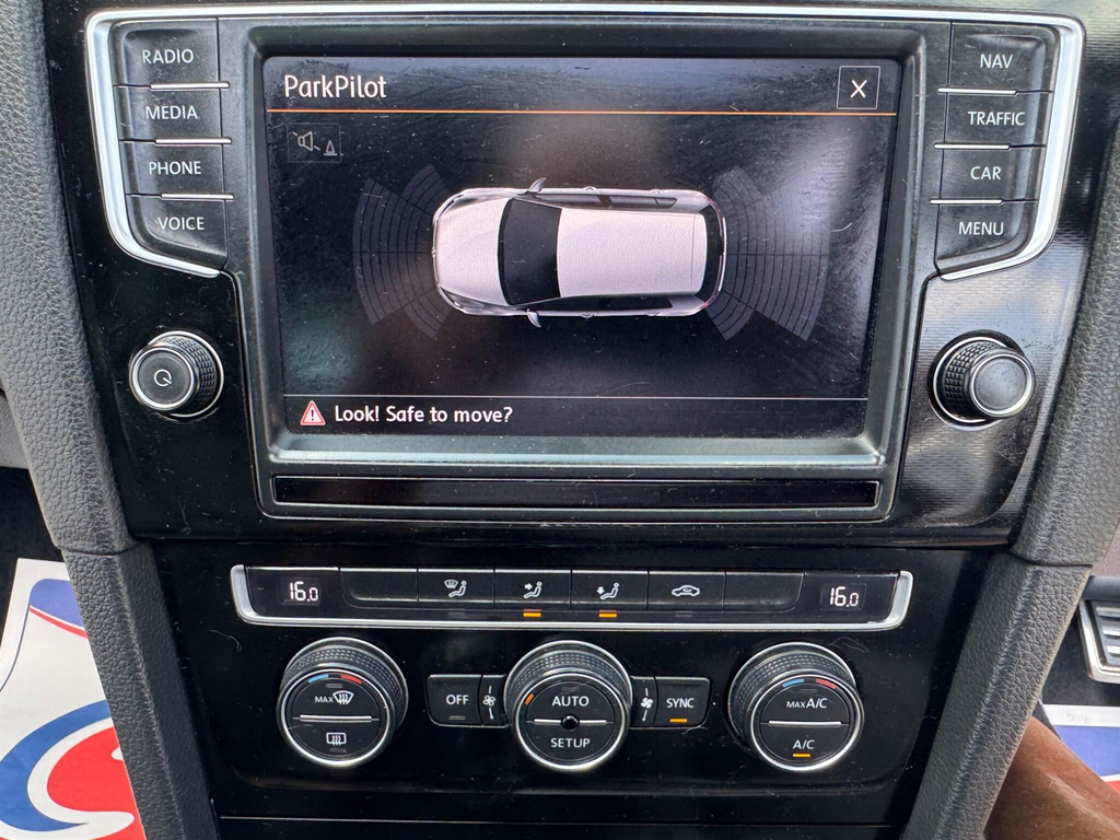Volkswagen Golf Golf Bluemotion Tdi White #30