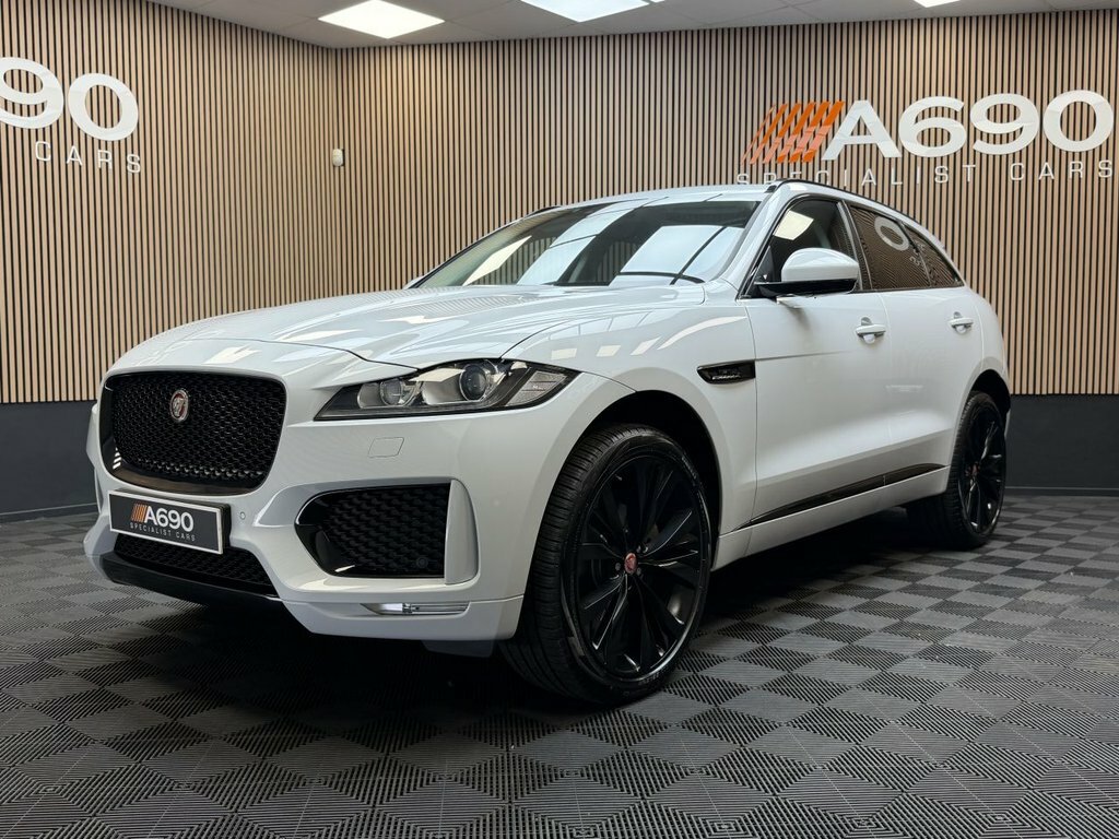 Jaguar F-Pace 2L Chequered Flag LC20WUB White #3