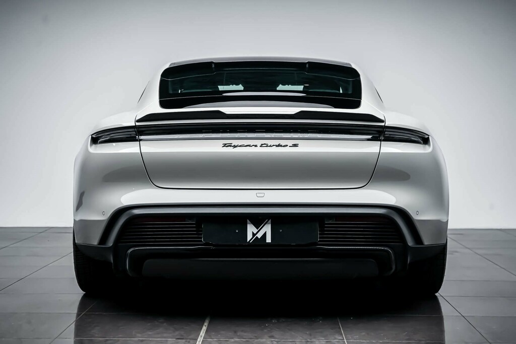 Porsche Taycan Performance Plus 93.4Kwh Turbo S Saloon A  #4