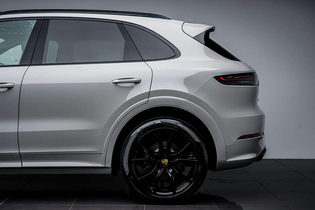 Porsche Cayenne V6 E-hybrid 17.9Kwh Platinum Black #12