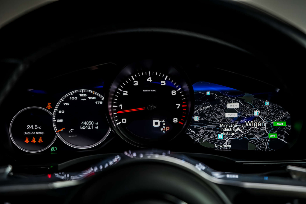 Porsche Cayenne V6 E-hybrid 17.9Kwh Platinum Black #15