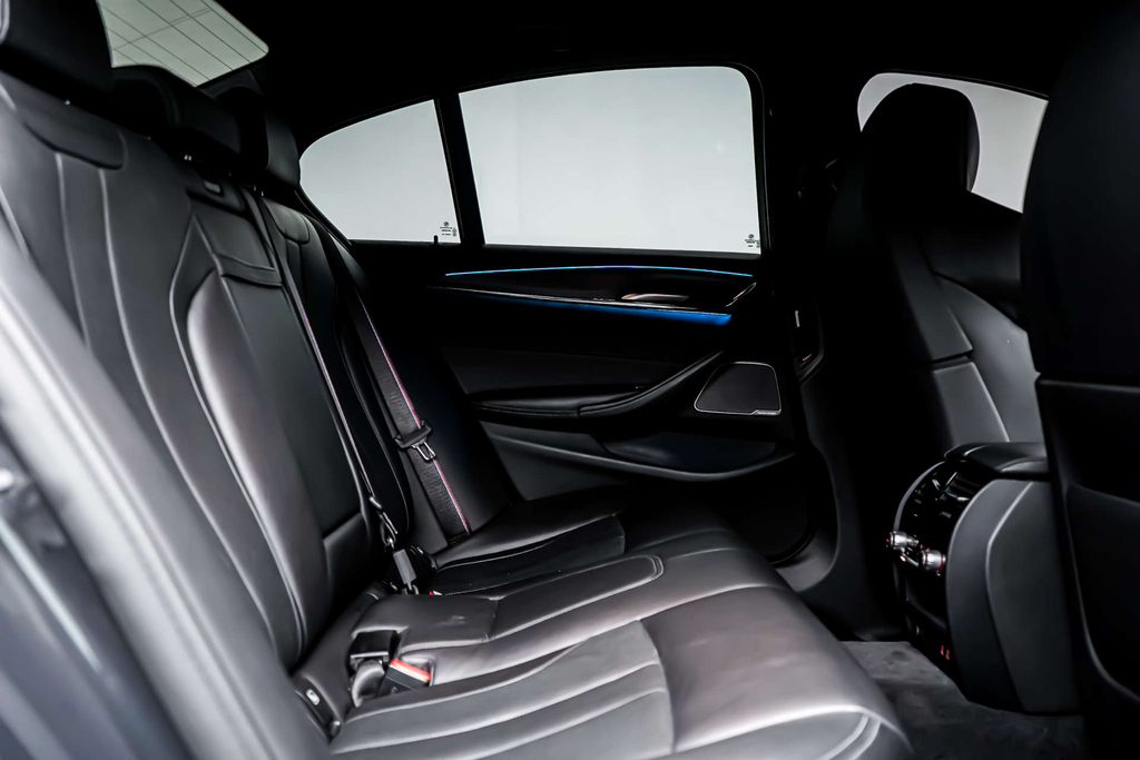 BMW M5 Saloon 4.4 M5 Saloon 201313 Blue #8
