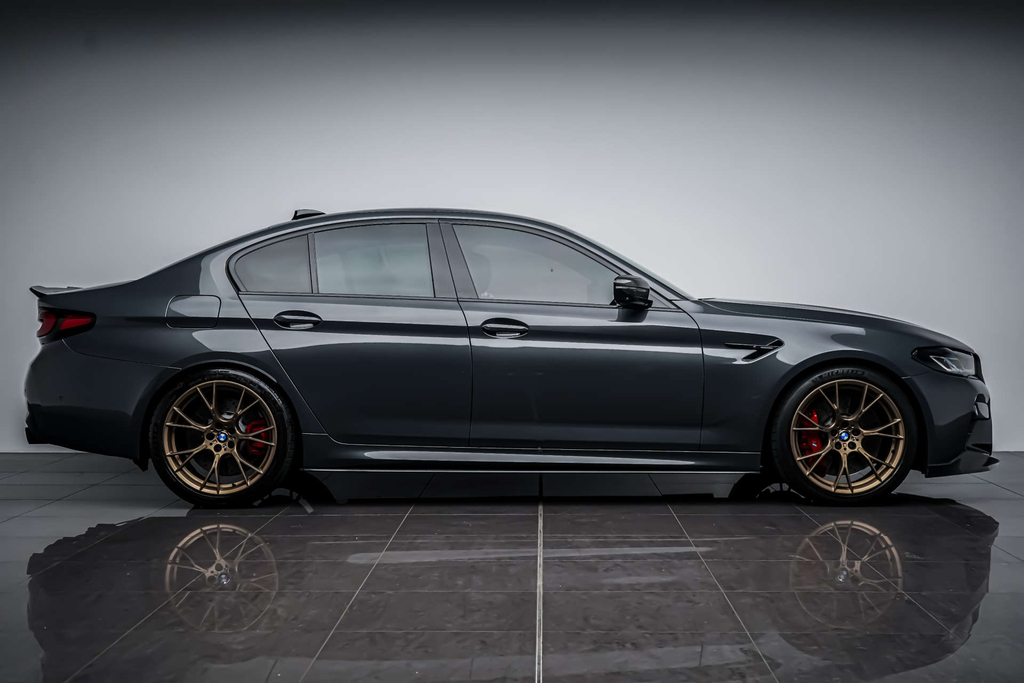 BMW M5 Saloon 4.4 M5 Saloon 201313 Blue #11